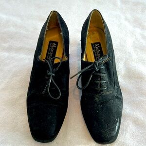 ⭐️ Madeline Stuart Collection black faux suede lace Oxford chunky 2.5” heel 6.5